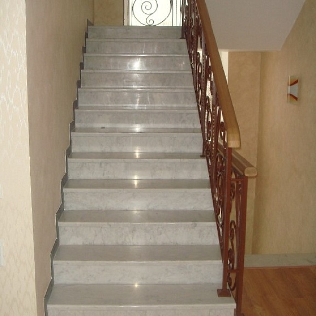 Лестница. Мрамор Коелга