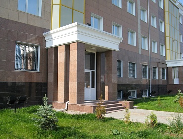 Облицовка входной группы гранитом Марпл Ред